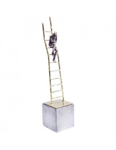 Dekorācija CLIMBING MAN